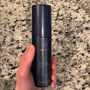 Monat tousled texturizing mist